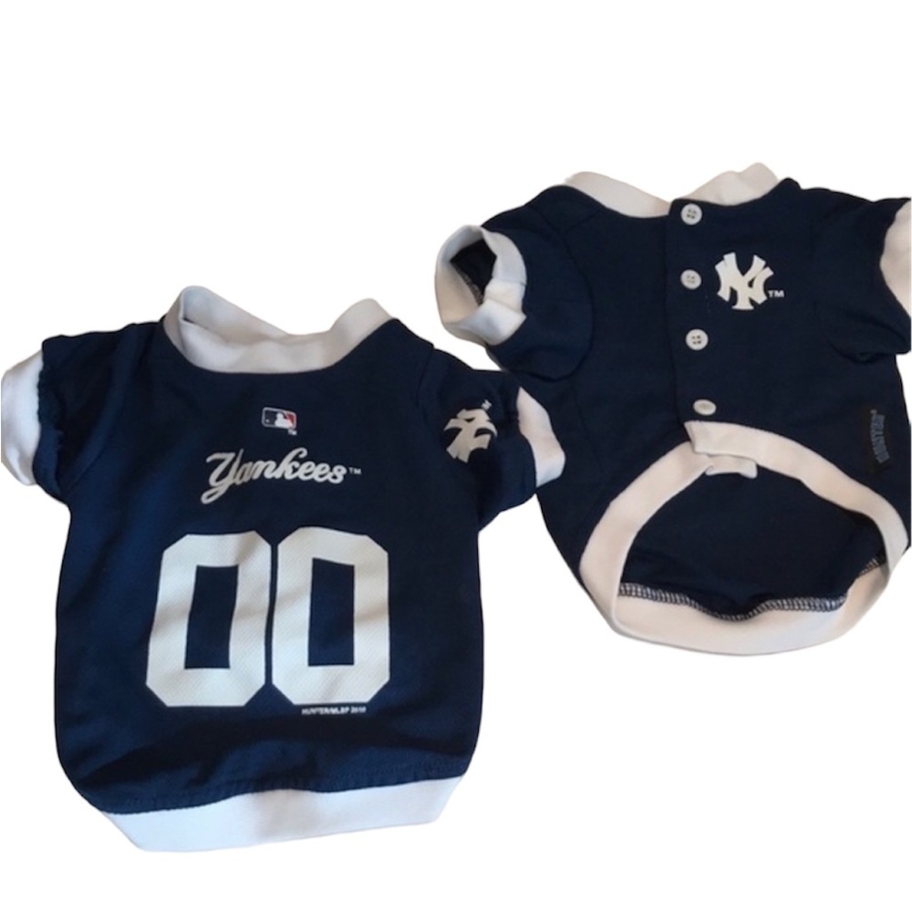 Yankees - ‘Jersey’  for small dog. SZ: Small. EUC. Last one!